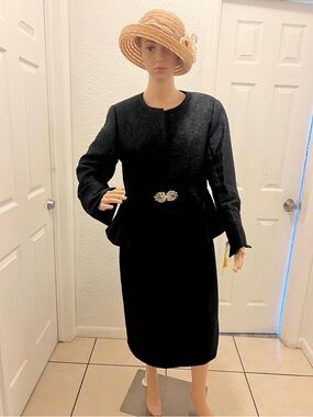 Elegant Black Women's Dress Suit with Decorative Brooch